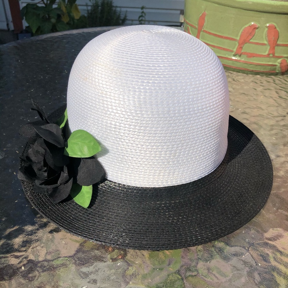 Vintage Liz Claiborne Derby Hat w/Black Flower